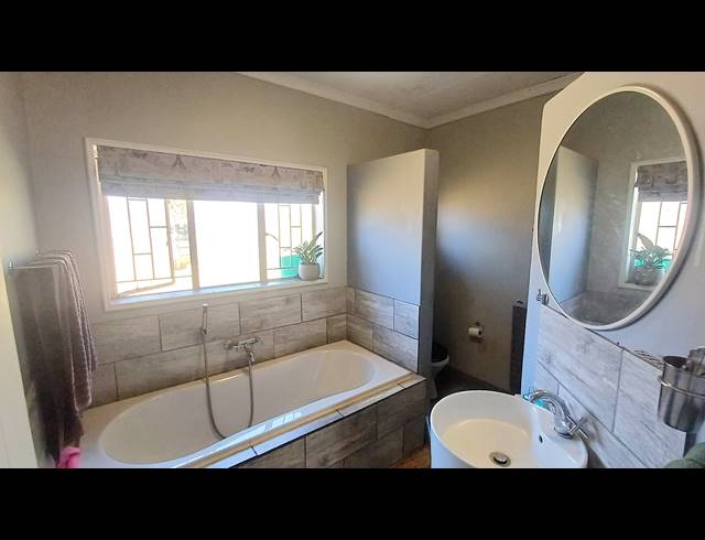 2 BEDROOM FREESTANDING FOR SALE IN LYTTELTON MANOR